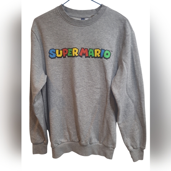Super Mario Sweater Crewneck H&M Divided Grey with Rainbow Lettering Nintendo - Picture 1 of 9